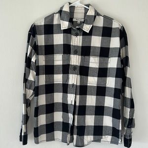 Madewell Black & White plaid button down with front pockets